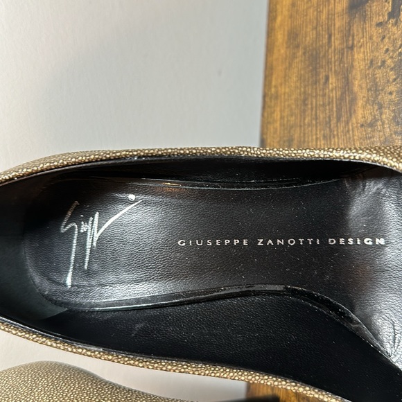 Giuseppe Zanotti Stiletto Pumps - Picture 5 of 12